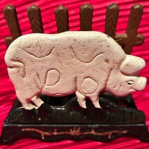 Vintage cast Iron pig napkin or letter holder. Rustic looking -preloved